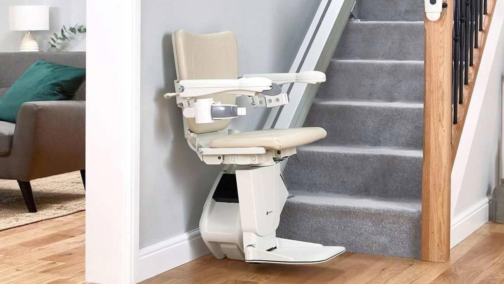 3 Signs That You Need to Install a Stairlift to Assist You in Your Old Age